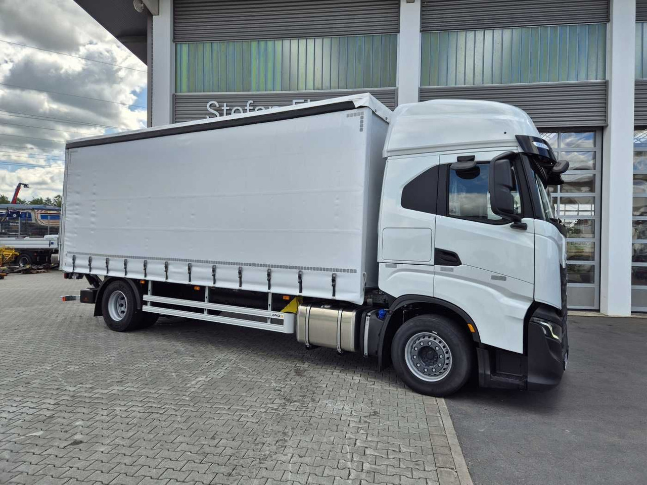 Iveco S-Way AS190S42/P Schiebeplanen LBW 2.000kg AHK - Φορτηγό μουσαμάς: φωτογραφία 2 Iveco S-Way AS190S42/P Schiebeplanen LBW 2.000kg AHK - Φορτηγό μουσαμάς: φωτογραφία 2