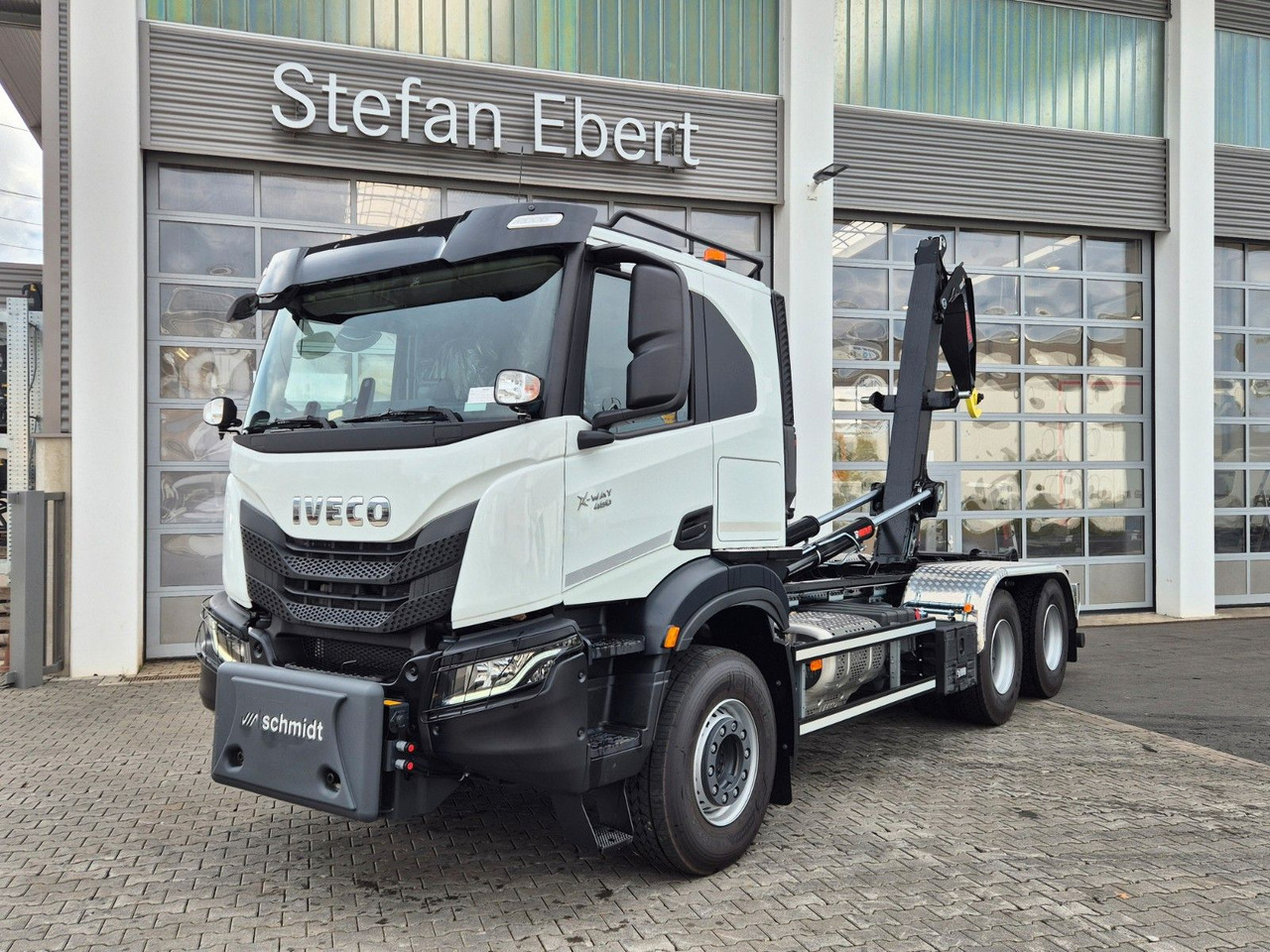 Iveco X-Way AT300X48Z/P HR OFF 6x4 Hiab Winterdienst - Φορτηγό φόρτωσης γάντζου: φωτογραφία 1 Iveco X-Way AT300X48Z/P HR OFF 6x4 Hiab Winterdienst - Φορτηγό φόρτωσης γάντζου: φωτογραφία 1