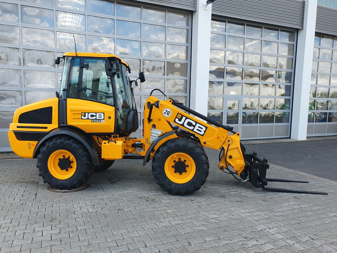 JCB TM 220 SV C / Neufahrzeug / Teleskop / Gabel - Ελαστιχοφόρος φορτωτής: φωτογραφία 3 JCB TM 220 SV C / Neufahrzeug / Teleskop / Gabel - Ελαστιχοφόρος φορτωτής: φωτογραφία 3