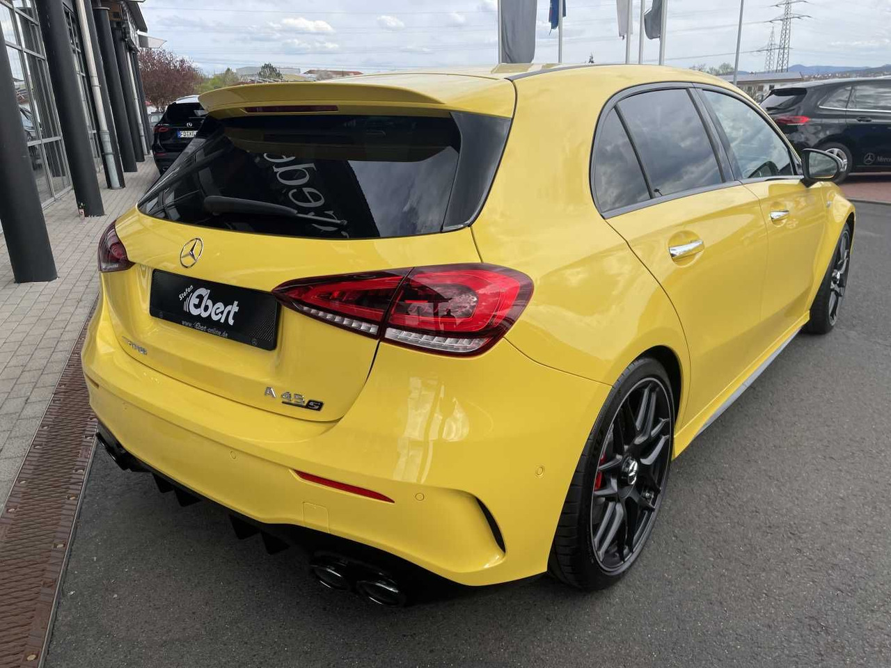 Mercedes-Benz A 45 S AMG PerfSitz+Night+PAGA+RIDE +19' - Λιμουζίνα/ Sedan: φωτογραφία 4 Mercedes-Benz A 45 S AMG PerfSitz+Night+PAGA+RIDE +19' - Λιμουζίνα/ Sedan: φωτογραφία 4