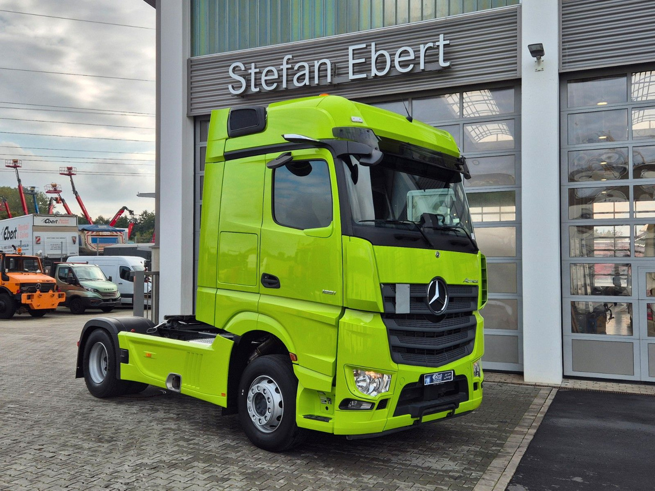 Mercedes-Benz Actros 1851 LS Öl-Retarder Standklima Mirror Big - Τράκτορας: φωτογραφία 4 Mercedes-Benz Actros 1851 LS Öl-Retarder Standklima Mirror Big - Τράκτορας: φωτογραφία 4