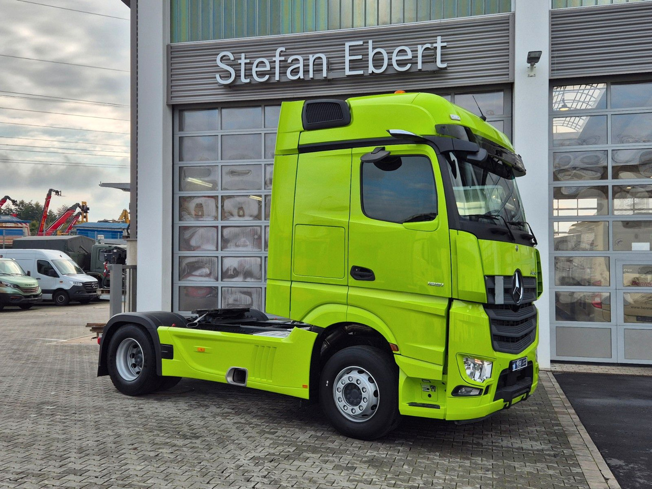 Mercedes-Benz Actros 1851 LS Öl-Retarder Standklima Mirror Big - Τράκτορας: φωτογραφία 2 Mercedes-Benz Actros 1851 LS Öl-Retarder Standklima Mirror Big - Τράκτορας: φωτογραφία 2