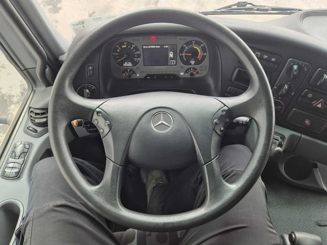Σάρωθρο δρόμων Mercedes-Benz Actros 2032 A 4x4 Bucher STKF 9500 Airport 30x: φωτογραφία 12