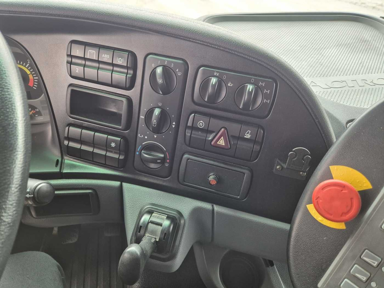 Σάρωθρο δρόμων Mercedes-Benz Actros 2032 A 4x4 Bucher STKF 9500 Airport 30x: φωτογραφία 13