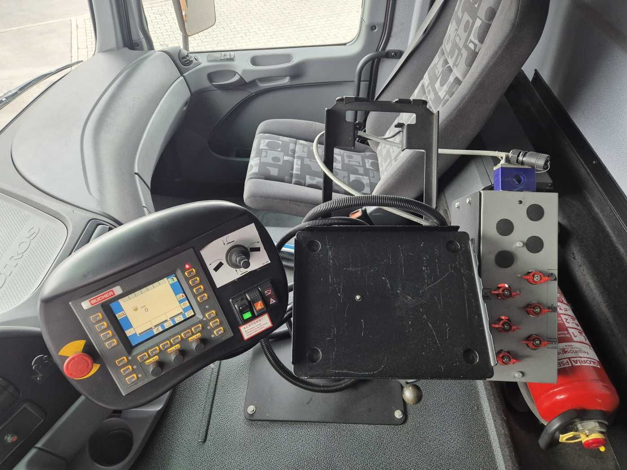 Leasing  Mercedes-Benz Actros 2032 A 4x4 Bucher STKF 9500 Airport 30x Mercedes-Benz Actros 2032 A 4x4 Bucher STKF 9500 Airport 30x: φωτογραφία 11