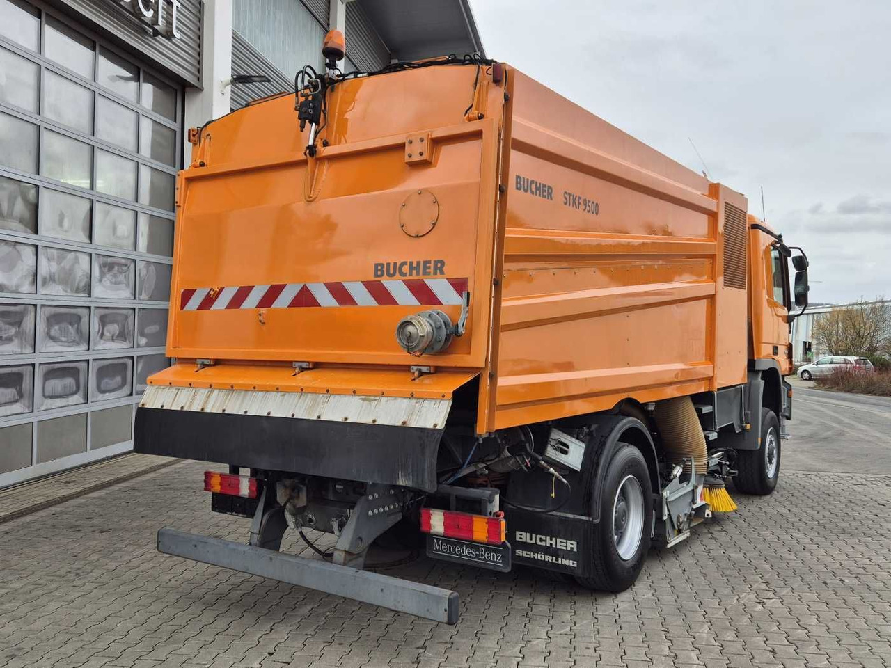 Σάρωθρο δρόμων Mercedes-Benz Actros 2032 A 4x4 Bucher STKF 9500 Airport 30x: φωτογραφία 9