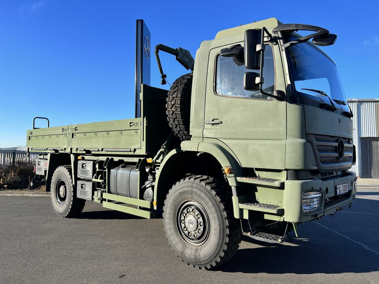 Mercedes-Benz Axor 1829 A 4x4 Pritsche - Φορτηγό με ανοιχτή καρότσα: φωτογραφία 3 Mercedes-Benz Axor 1829 A 4x4 Pritsche - Φορτηγό με ανοιχτή καρότσα: φωτογραφία 3