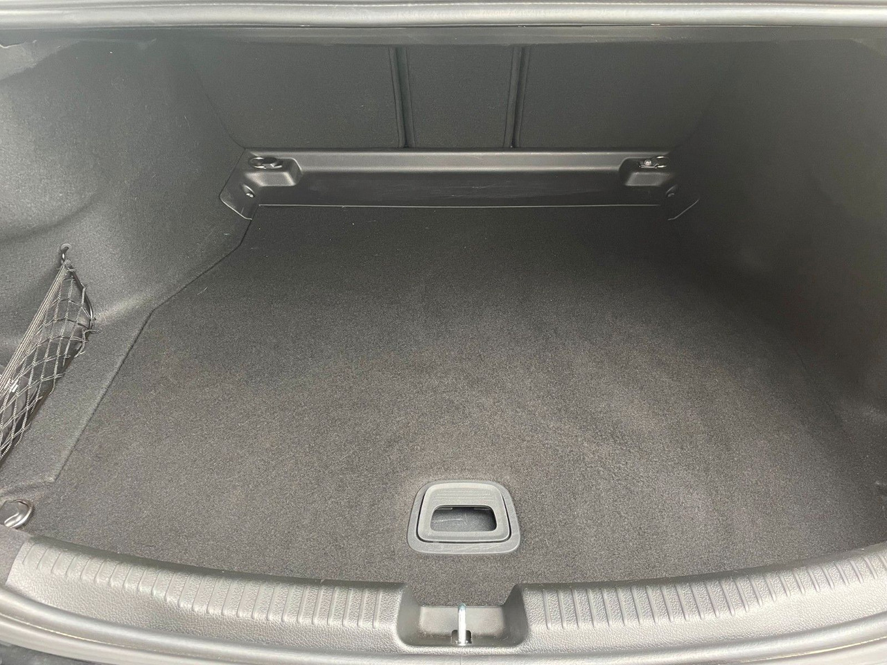 Mercedes-Benz C 200 d AVANTGARDE LED+AHK+R-Kamera+MBUX+ - Λιμουζίνα/ Sedan: φωτογραφία 5 Mercedes-Benz C 200 d AVANTGARDE LED+AHK+R-Kamera+MBUX+ - Λιμουζίνα/ Sedan: φωτογραφία 5