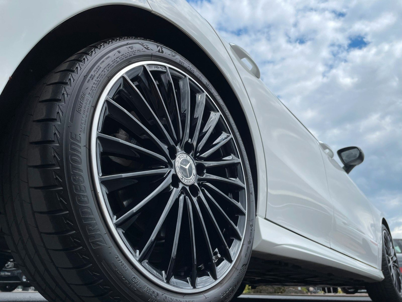 Mercedes-Benz CLA 200 AMG Pano+R-Kamera+19" - Αυτοκίνητο: φωτογραφία 5 Mercedes-Benz CLA 200 AMG Pano+R-Kamera+19" - Αυτοκίνητο: φωτογραφία 5