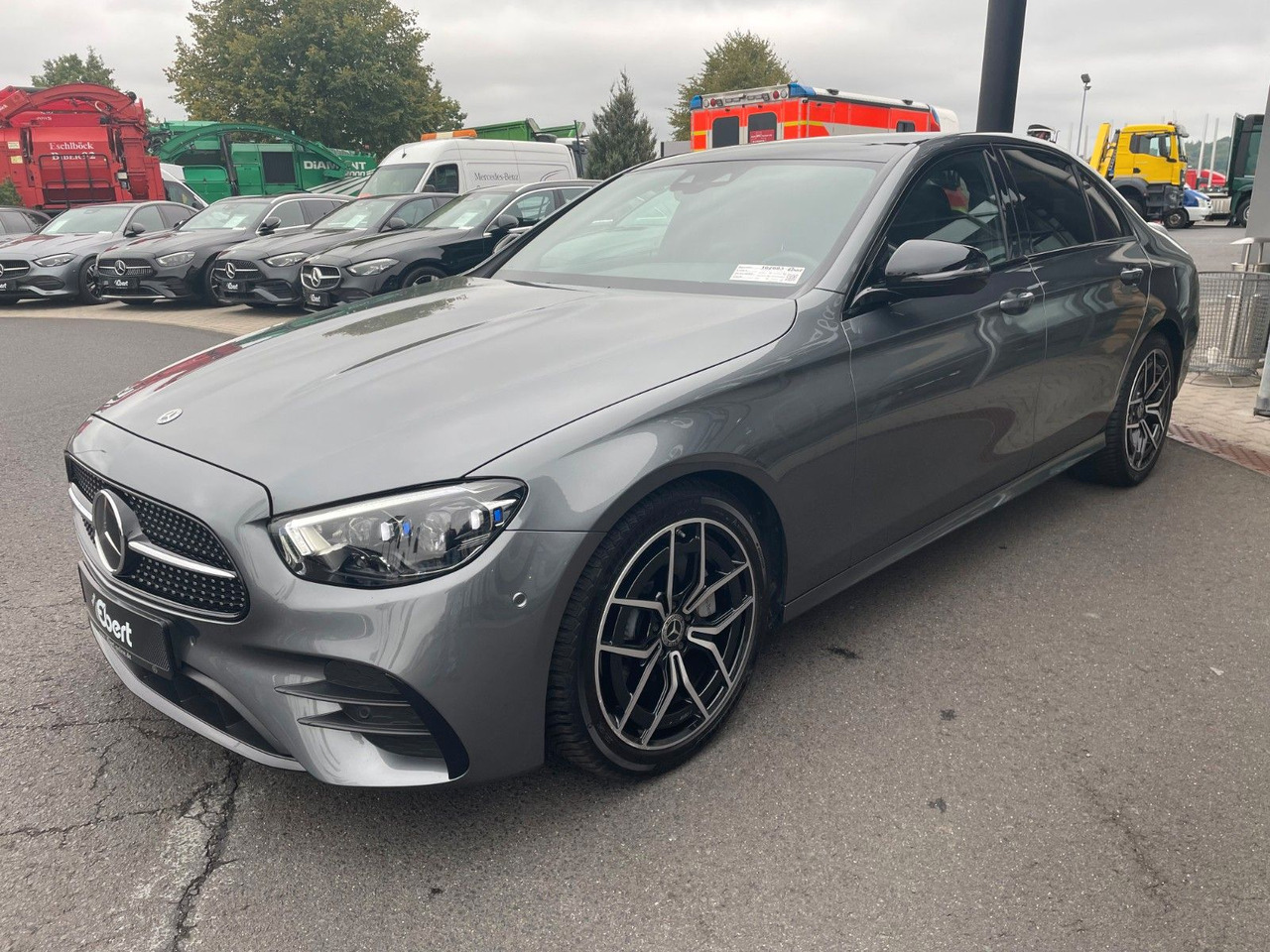 Mercedes-Benz E 220 d AMG+MBeam+Pano+Distr+R-Kamera - Λιμουζίνα/ Sedan: φωτογραφία 2 Mercedes-Benz E 220 d AMG+MBeam+Pano+Distr+R-Kamera - Λιμουζίνα/ Sedan: φωτογραφία 2