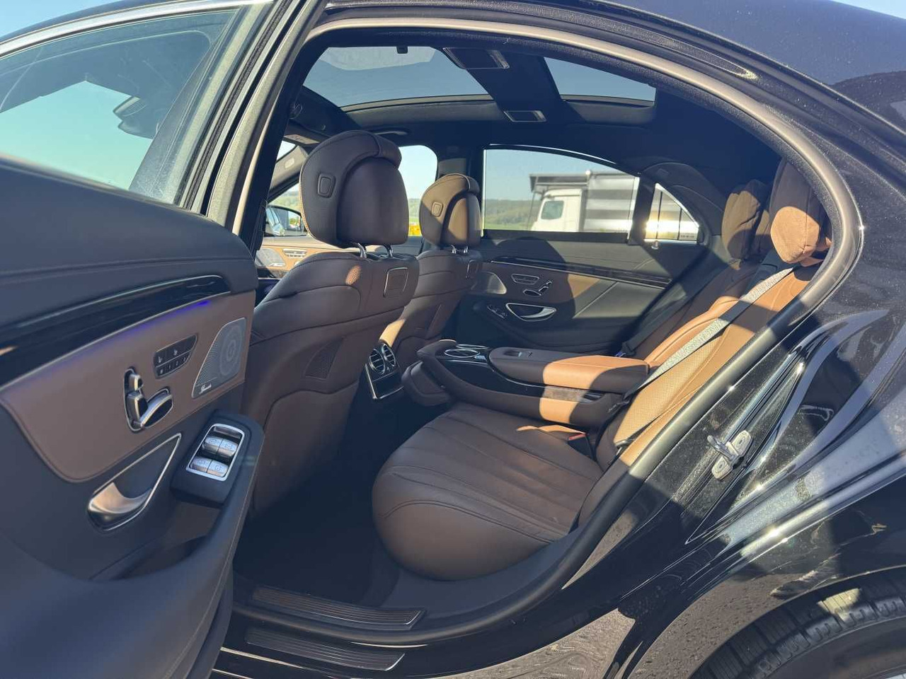 Mercedes-Benz S 400d 4M AMG+Pano+Burm+Distr+Massage+ HUD - Λιμουζίνα/ Sedan: φωτογραφία 2 Mercedes-Benz S 400d 4M AMG+Pano+Burm+Distr+Massage+ HUD - Λιμουζίνα/ Sedan: φωτογραφία 2