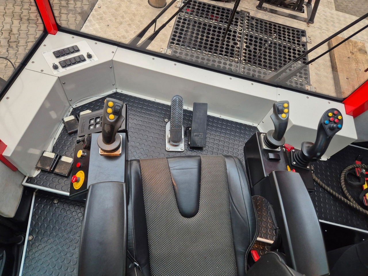 Leasing  Mercedes-Benz TUROX 8x8 Eschlböck Biber 92 Holzhacker / 1.512h Mercedes-Benz TUROX 8x8 Eschlböck Biber 92 Holzhacker / 1.512h: φωτογραφία 20