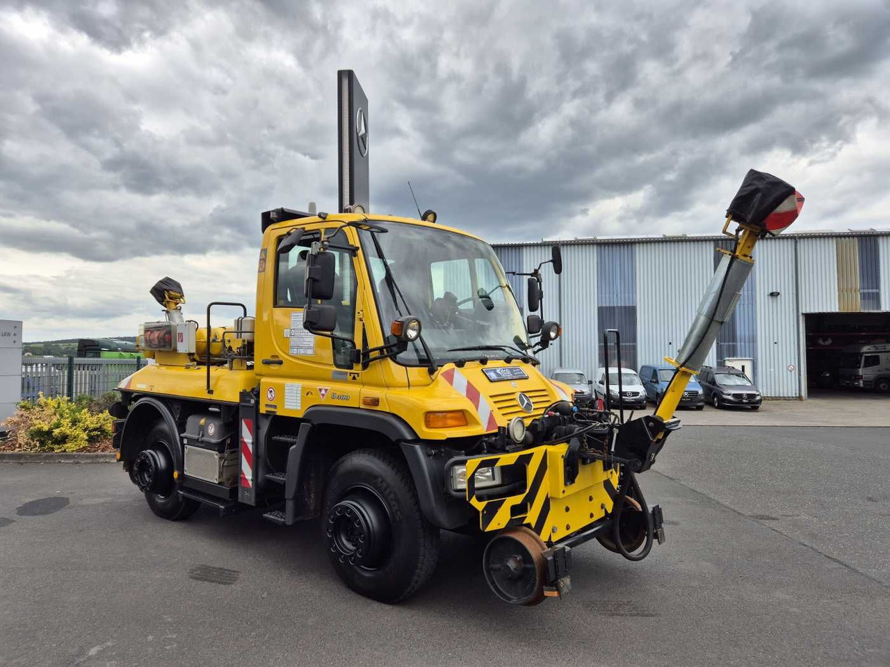 Mercedes-Benz Unimog U400 4x4 Zweiwege ZAGRO 800t/52 Achsen - Φορτηγό: φωτογραφία 3 Mercedes-Benz Unimog U400 4x4 Zweiwege ZAGRO 800t/52 Achsen - Φορτηγό: φωτογραφία 3