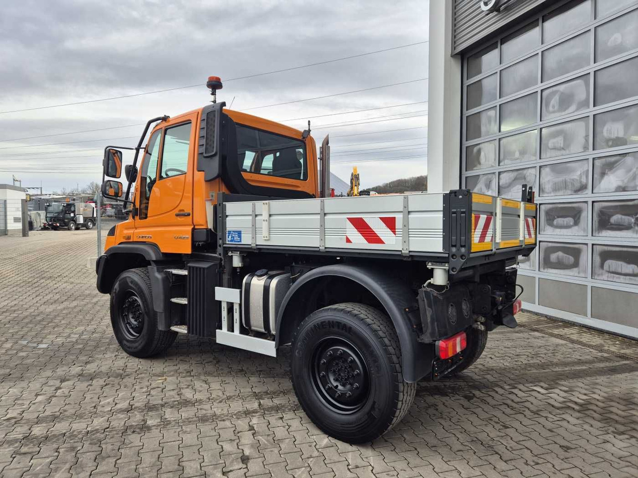 Καινούριο Φορτηγό ανατρεπόμενο Mercedes-Benz Unimog U423 4x4 Hydrostat Zapfwelle: φωτογραφία 8