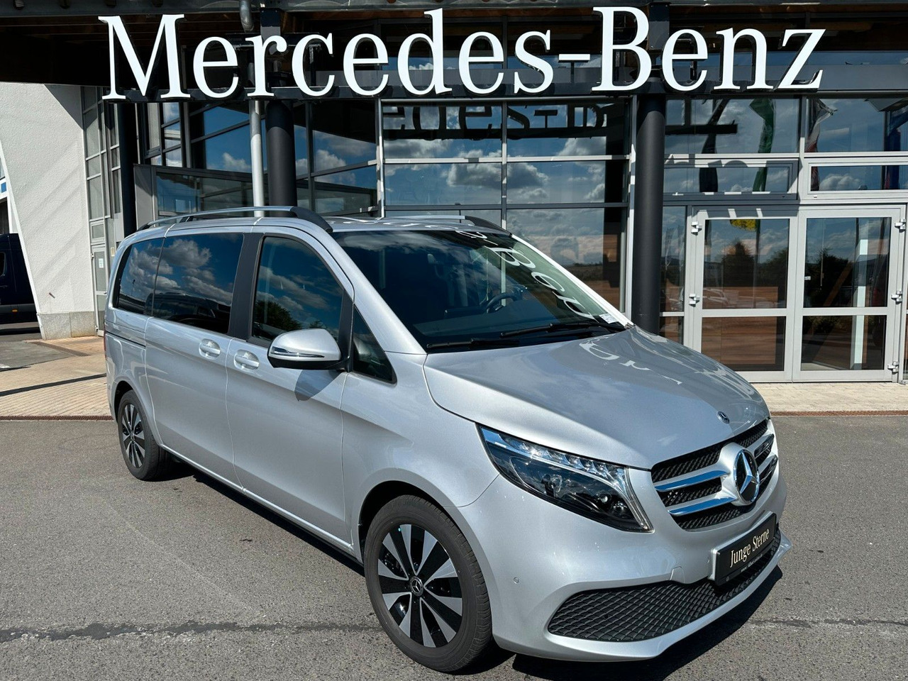 Mercedes-Benz V 250 EDITION 4MATIC Kompakt Liege-Paket AHK2,5t - Station wagon: φωτογραφία 1 Mercedes-Benz V 250 EDITION 4MATIC Kompakt Liege-Paket AHK2,5t - Station wagon: φωτογραφία 1