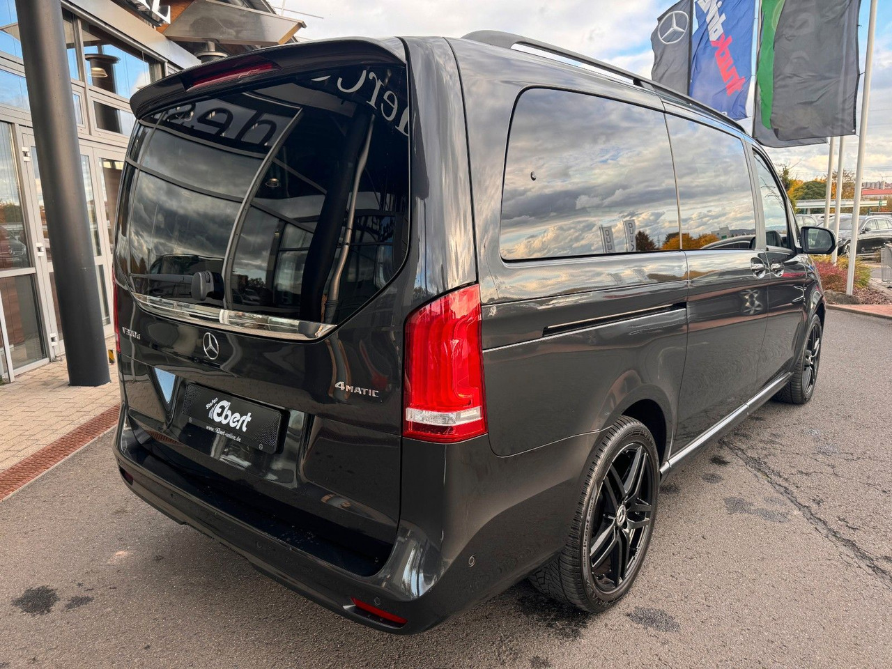 Mercedes-Benz V 300 d 4MATIC AVA ED AMG DISTR Stdh AHK2,5 PANO - Επιβατικό βαν: φωτογραφία 4 Mercedes-Benz V 300 d 4MATIC AVA ED AMG DISTR Stdh AHK2,5 PANO - Επιβατικό βαν: φωτογραφία 4