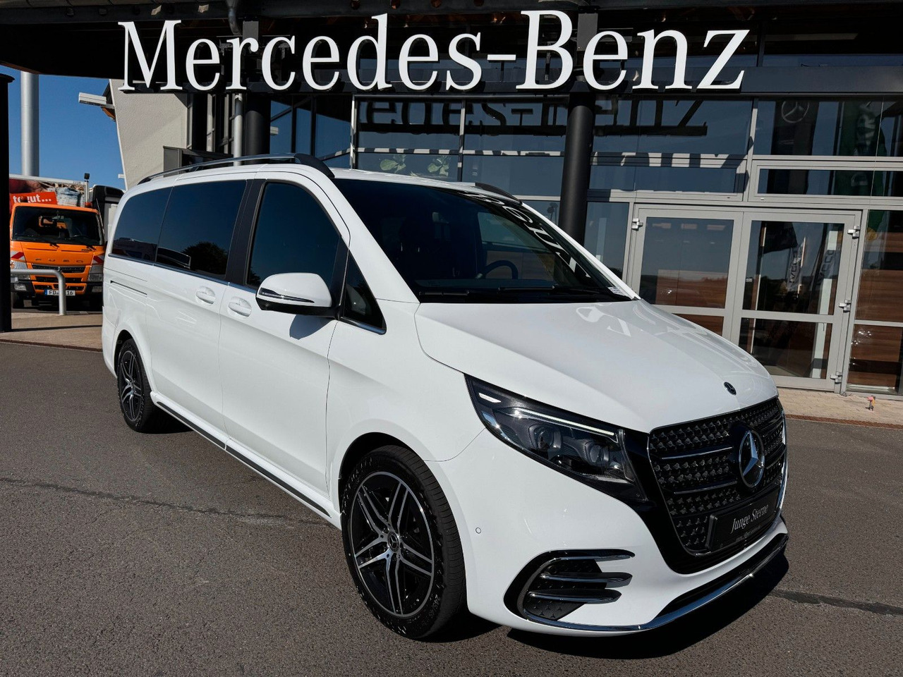 Mercedes-Benz V 300 d 4MATIC EXCLUSIVE AMG Tische AHK2,5to - Επιβατικό βαν: φωτογραφία 1 Mercedes-Benz V 300 d 4MATIC EXCLUSIVE AMG Tische AHK2,5to - Επιβατικό βαν: φωτογραφία 1
