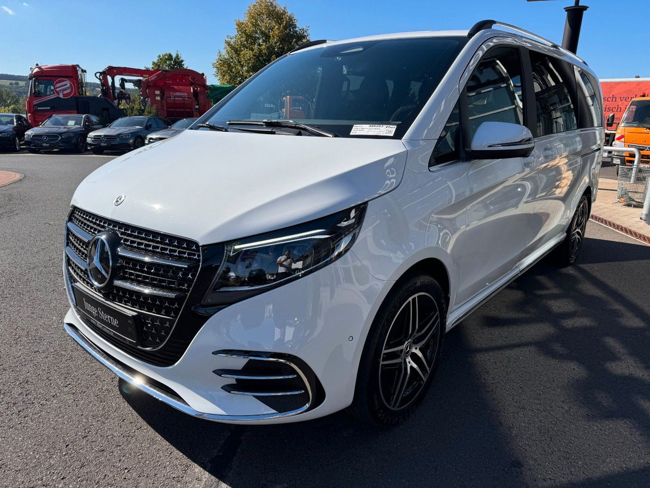 Mercedes-Benz V 300 d 4MATIC EXCLUSIVE AMG Tische AHK2,5to - Station wagon: φωτογραφία 3 Mercedes-Benz V 300 d 4MATIC EXCLUSIVE AMG Tische AHK2,5to - Station wagon: φωτογραφία 3