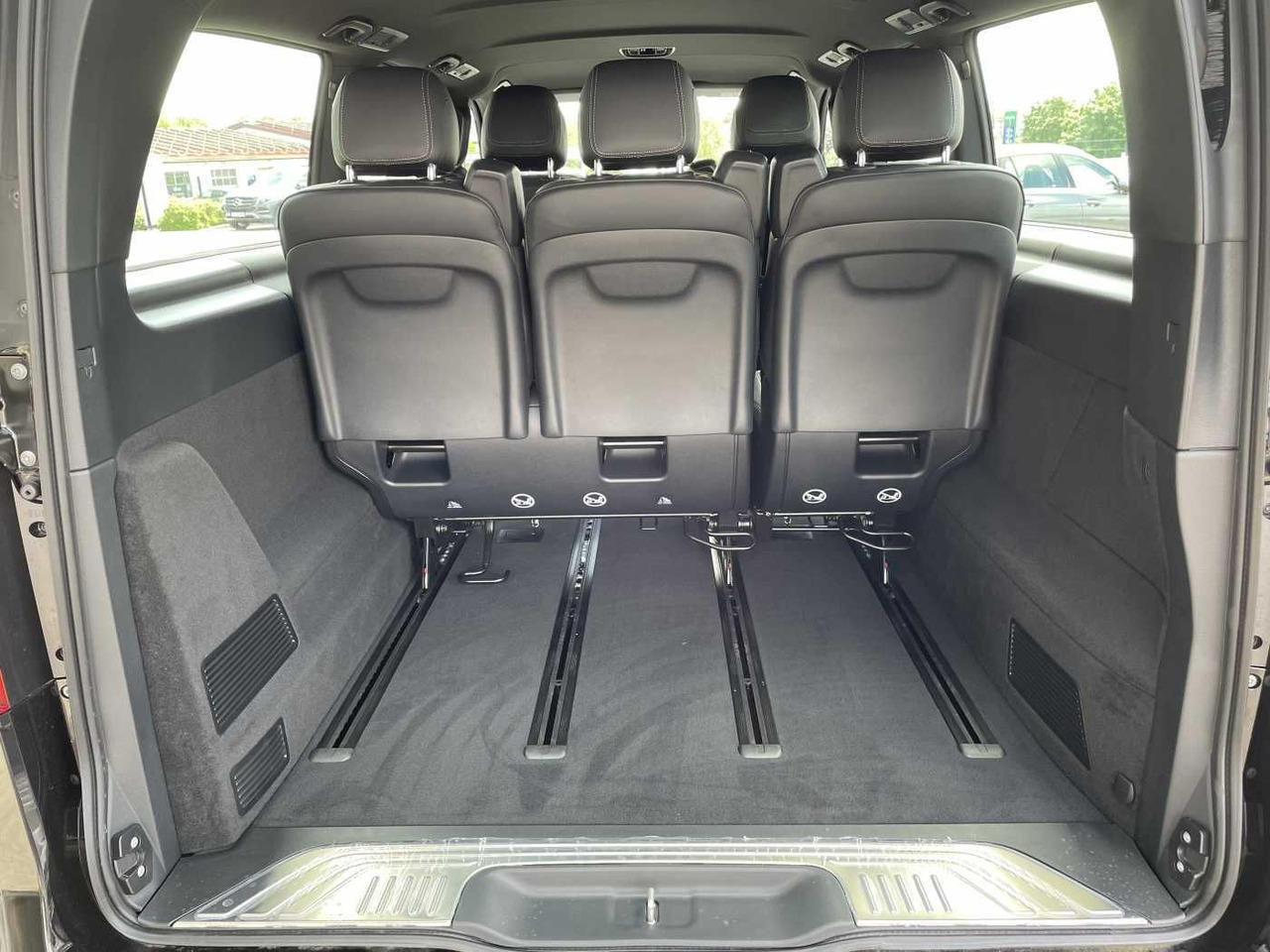 Mercedes-Benz V 300 d AVA 4MATIC AMG Kühlschrank AIRMATIC - Αυτοκίνητο: φωτογραφία 5 Mercedes-Benz V 300 d AVA 4MATIC AMG Kühlschrank AIRMATIC - Αυτοκίνητο: φωτογραφία 5