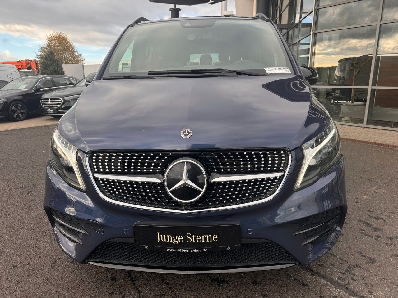 Mercedes-Benz V 300 d AVA ED AMG AHK2,5to DISTRONIC - Επιβατικό βαν: φωτογραφία 2 Mercedes-Benz V 300 d AVA ED AMG AHK2,5to DISTRONIC - Επιβατικό βαν: φωτογραφία 2