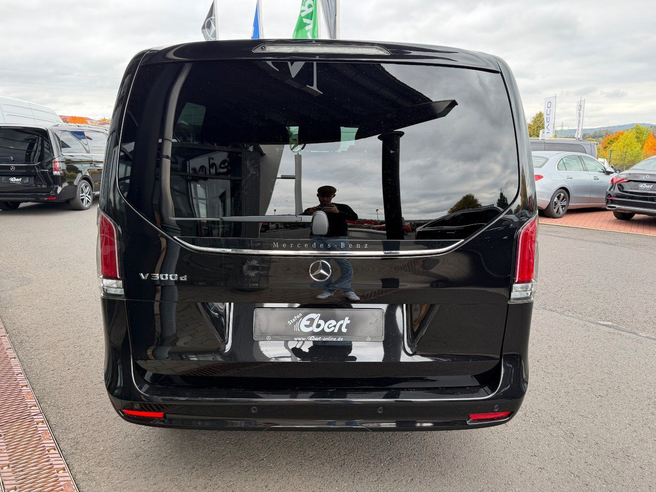 Mercedes-Benz V 300 d AVANTGARDE Extralang 360Kamera Standh - Επιβατικό βαν: φωτογραφία 5 Mercedes-Benz V 300 d AVANTGARDE Extralang 360Kamera Standh - Επιβατικό βαν: φωτογραφία 5