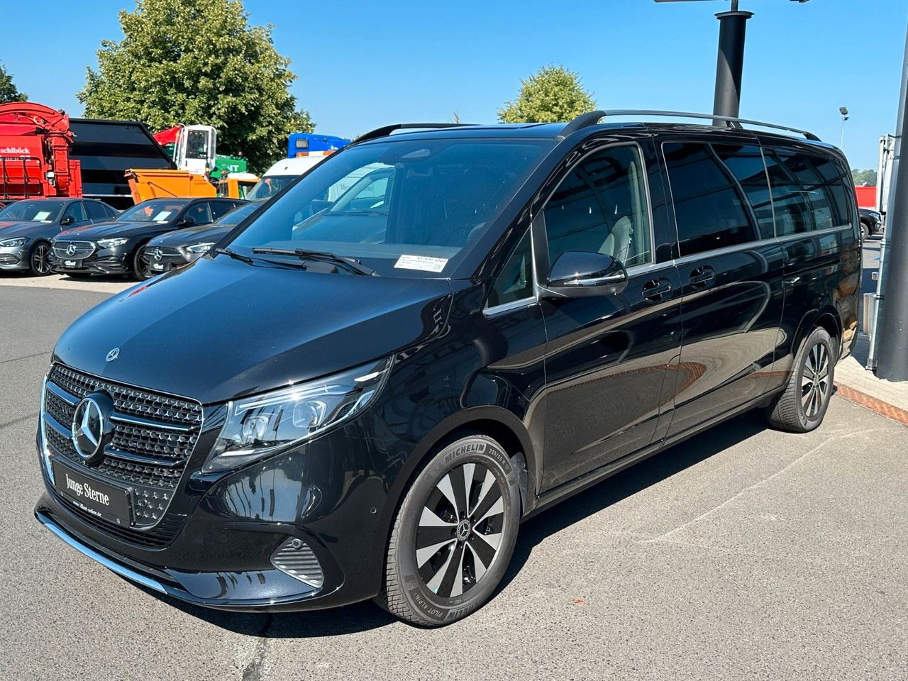 Mercedes-Benz V 300 d AVANTGARDE Extralang 360Kamera Standheiz - Station wagon: φωτογραφία 3 Mercedes-Benz V 300 d AVANTGARDE Extralang 360Kamera Standheiz - Station wagon: φωτογραφία 3