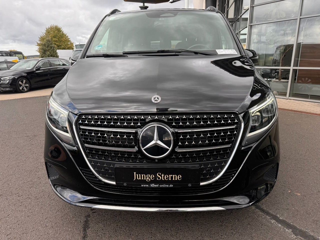 Mercedes-Benz V 300 d AVANTGARDE Extralang 360Kamera Standheiz - Station wagon: φωτογραφία 2 Mercedes-Benz V 300 d AVANTGARDE Extralang 360Kamera Standheiz - Station wagon: φωτογραφία 2