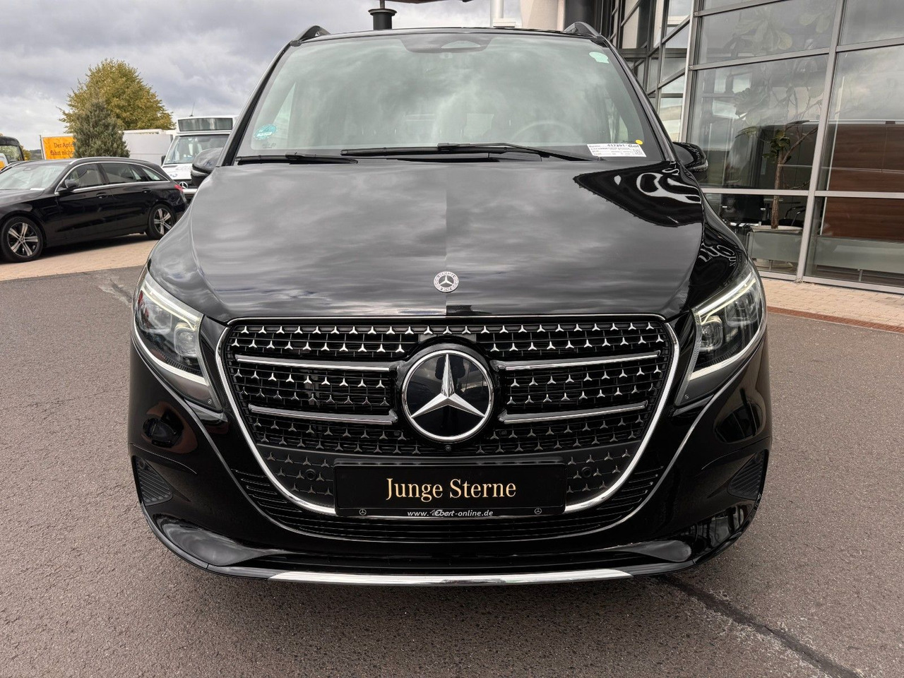 Mercedes-Benz V 300 d AVANTGARDE Extralang 360Kamera Standheiz - Station wagon: φωτογραφία 2 Mercedes-Benz V 300 d AVANTGARDE Extralang 360Kamera Standheiz - Station wagon: φωτογραφία 2