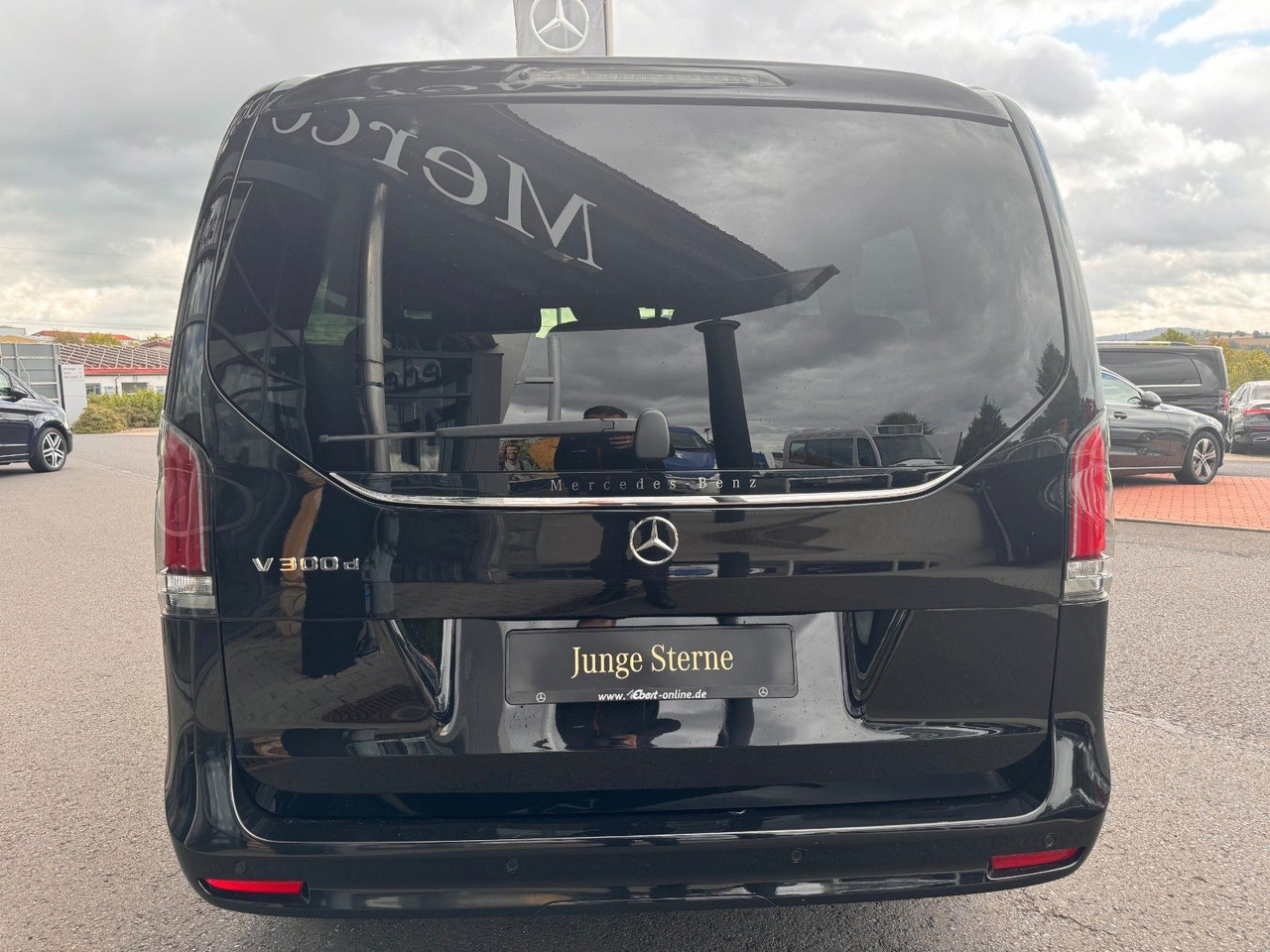 Mercedes-Benz V 300 d AVANTGARDE Extralang 360Kamera Standheiz - Επιβατικό βαν: φωτογραφία 5 Mercedes-Benz V 300 d AVANTGARDE Extralang 360Kamera Standheiz - Επιβατικό βαν: φωτογραφία 5