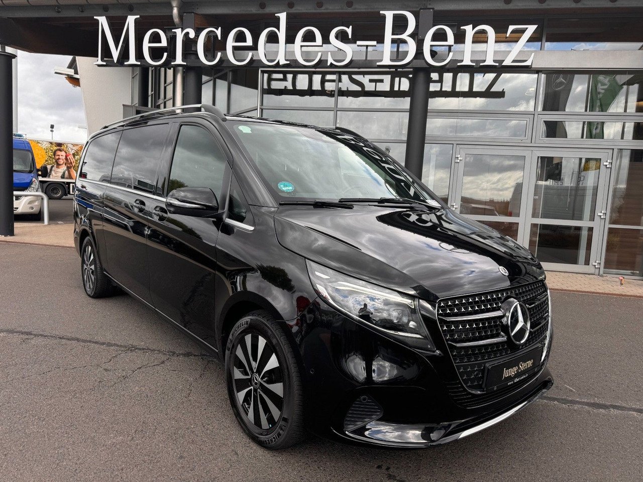 Mercedes-Benz V 300 d AVANTGARDE Extralang 360Kamera Standheiz - Επιβατικό βαν: φωτογραφία 1 Mercedes-Benz V 300 d AVANTGARDE Extralang 360Kamera Standheiz - Επιβατικό βαν: φωτογραφία 1