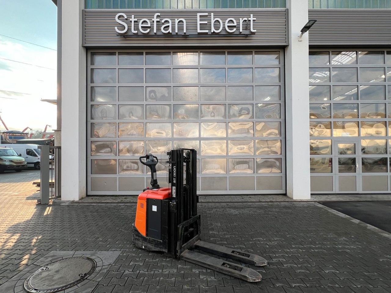 Toyota SPE 125 L / nur 382h ! / Hochhubwagen /  3.350mm - Μηχάνημα στοίβαξης: φωτογραφία 1 Toyota SPE 125 L / nur 382h ! / Hochhubwagen /  3.350mm - Μηχάνημα στοίβαξης: φωτογραφία 1