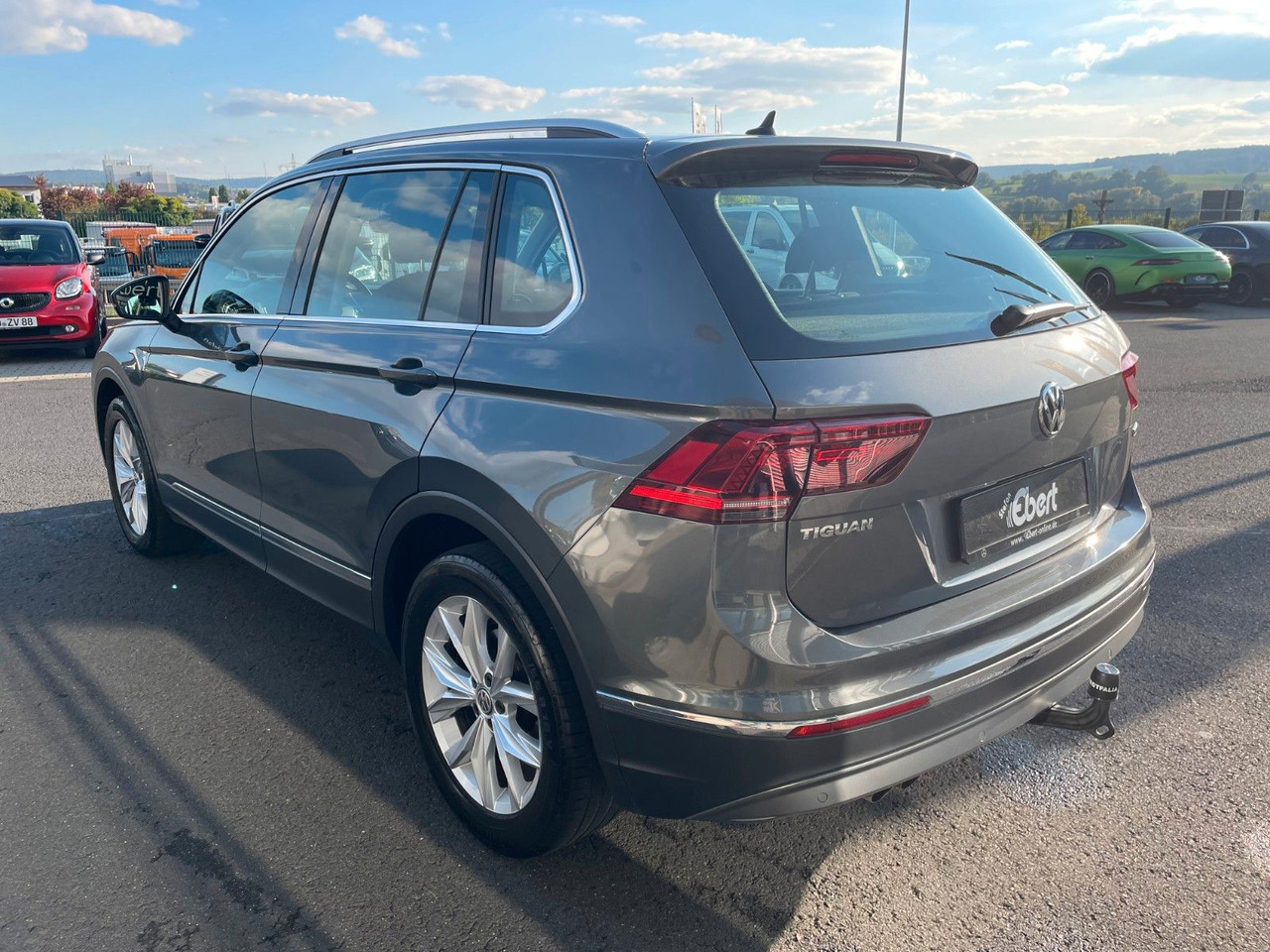 Volkswagen Tiguan 2.0 TSI Highline 4M AHK+LED+DAB+ACC+PDC - SUV: φωτογραφία 3 Volkswagen Tiguan 2.0 TSI Highline 4M AHK+LED+DAB+ACC+PDC - SUV: φωτογραφία 3