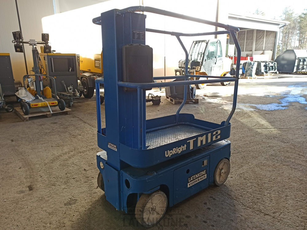 UpRight TM12 Akkusaksilava - Κάθετος ανελκυστήρας με κατάρτι: φωτογραφία 4 UpRight TM12 Akkusaksilava - Κάθετος ανελκυστήρας με κατάρτι: φωτογραφία 4