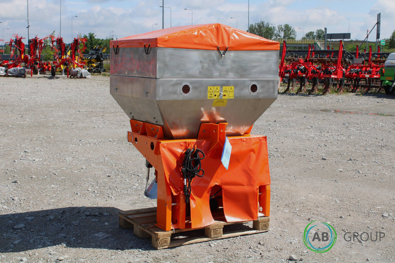 Municipal Spreader POM Augustów N065 - Αλατιέρα: φωτογραφία 1 Municipal Spreader POM Augustów N065 - Αλατιέρα: φωτογραφία 1