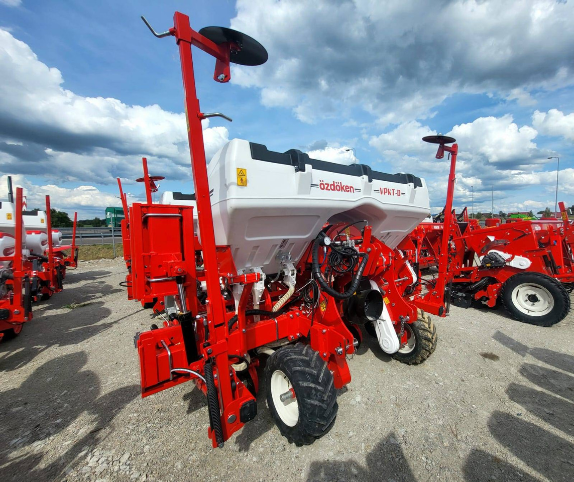 Ozdoken six-row pneumatic precision seeder, VPKT-DG6, PVC fertiliser tank - on stock - Σπαρτική μηχανή ακριβείας: φωτογραφία 1 Ozdoken six-row pneumatic precision seeder, VPKT-DG6, PVC fertiliser tank - on stock - Σπαρτική μηχανή ακριβείας: φωτογραφία 1
