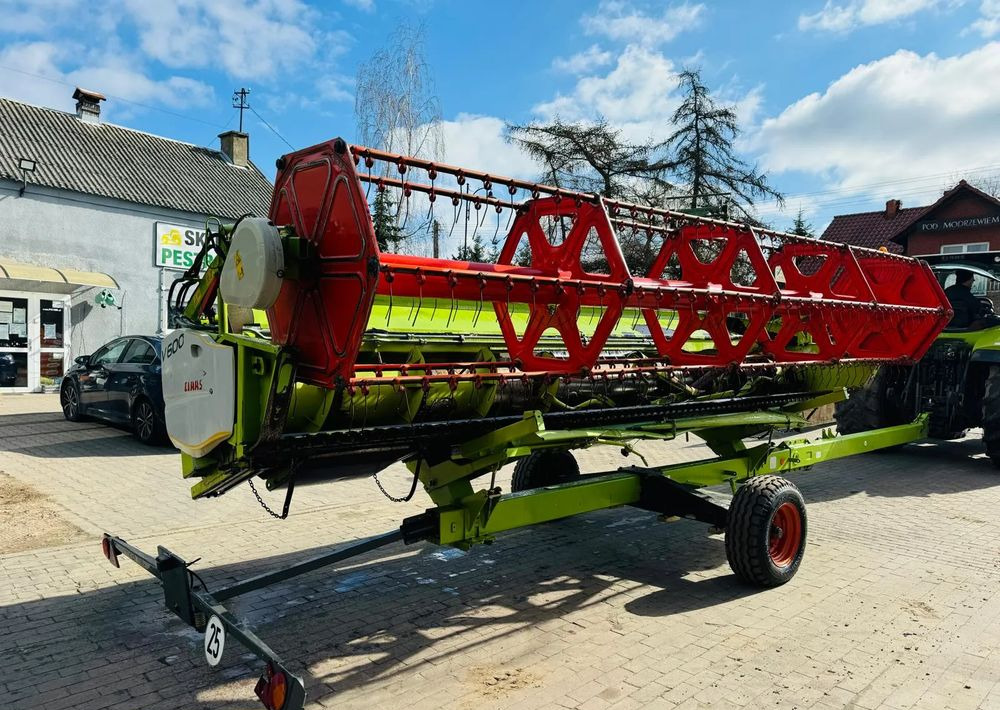 Θεριζοαλωνιστική μηχανή Claas Tucano 430 APS: φωτογραφία 20 Θεριζοαλωνιστική μηχανή Claas Tucano 430 APS: φωτογραφία 20