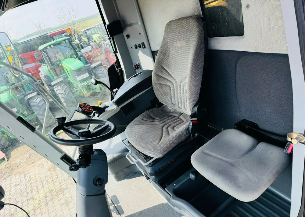 Θεριζοαλωνιστική μηχανή Claas Tucano 430 APS: φωτογραφία 12 Θεριζοαλωνιστική μηχανή Claas Tucano 430 APS: φωτογραφία 12