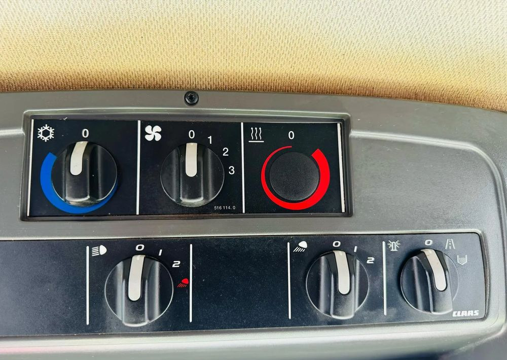 Θεριζοαλωνιστική μηχανή Claas Tucano 430 APS: φωτογραφία 16 Θεριζοαλωνιστική μηχανή Claas Tucano 430 APS: φωτογραφία 16