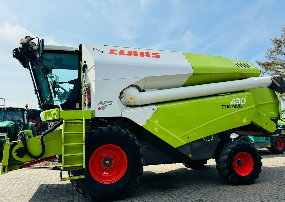 Claas Tucano 430 APS - Θεριζοαλωνιστική μηχανή: φωτογραφία 1 Claas Tucano 430 APS - Θεριζοαλωνιστική μηχανή: φωτογραφία 1