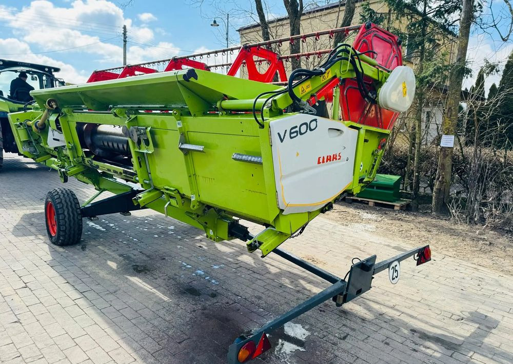 Θεριζοαλωνιστική μηχανή Claas Tucano 430 APS: φωτογραφία 19 Θεριζοαλωνιστική μηχανή Claas Tucano 430 APS: φωτογραφία 19