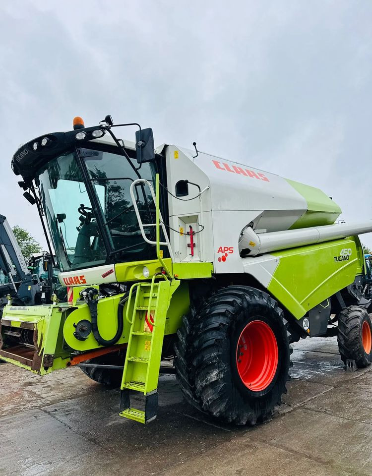 Claas Tucano 450 - Θεριζοαλωνιστική μηχανή: φωτογραφία 1 Claas Tucano 450 - Θεριζοαλωνιστική μηχανή: φωτογραφία 1