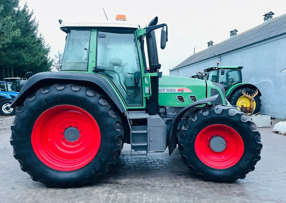 Fendt 820 - Τρακτέρ: φωτογραφία 5 Fendt 820 - Τρακτέρ: φωτογραφία 5