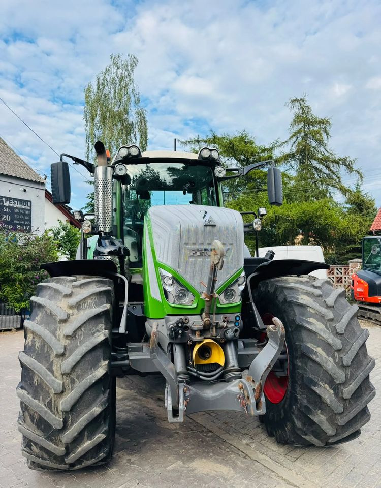 Fendt 828 Vario Profi Plus - Τρακτέρ: φωτογραφία 3 Fendt 828 Vario Profi Plus - Τρακτέρ: φωτογραφία 3