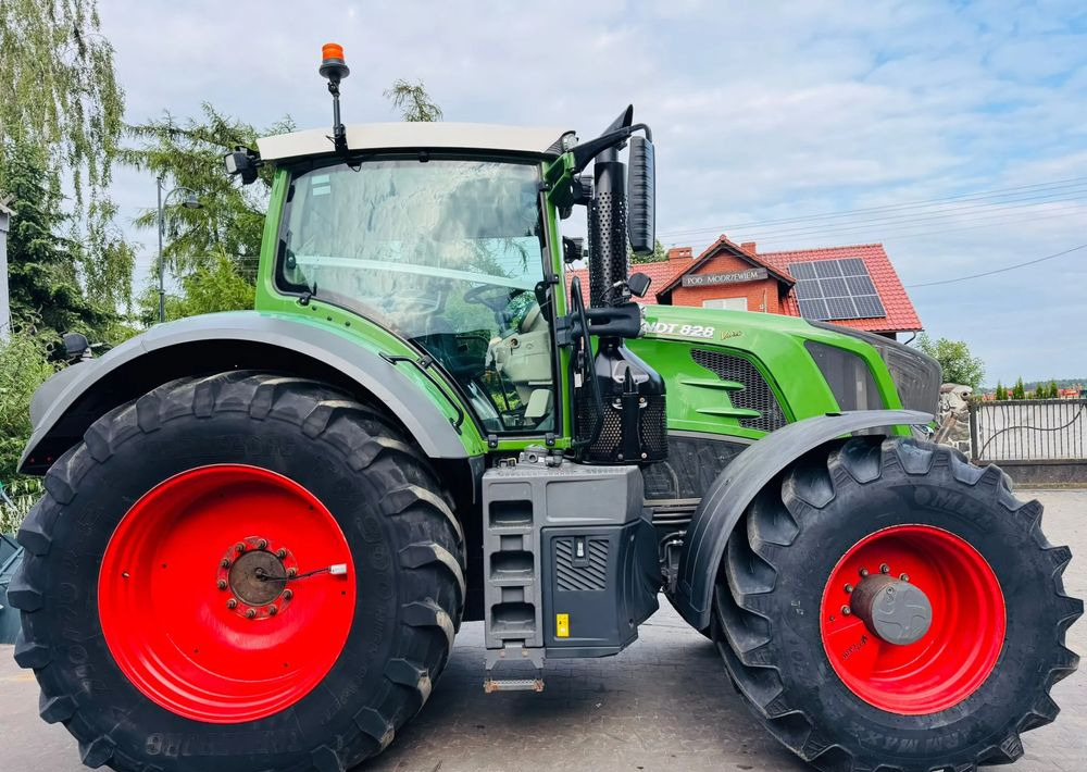 Fendt 828 Vario Profi Plus - Τρακτέρ: φωτογραφία 4 Fendt 828 Vario Profi Plus - Τρακτέρ: φωτογραφία 4