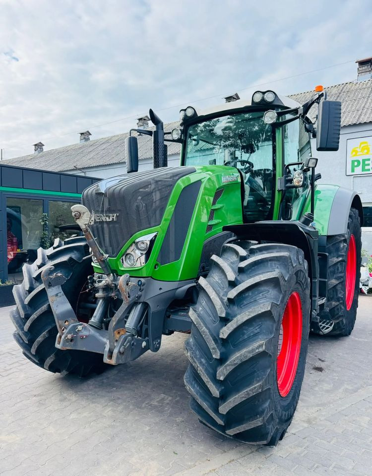 Fendt 828 Vario profi PLUS - Τρακτέρ: φωτογραφία 3 Fendt 828 Vario profi PLUS - Τρακτέρ: φωτογραφία 3