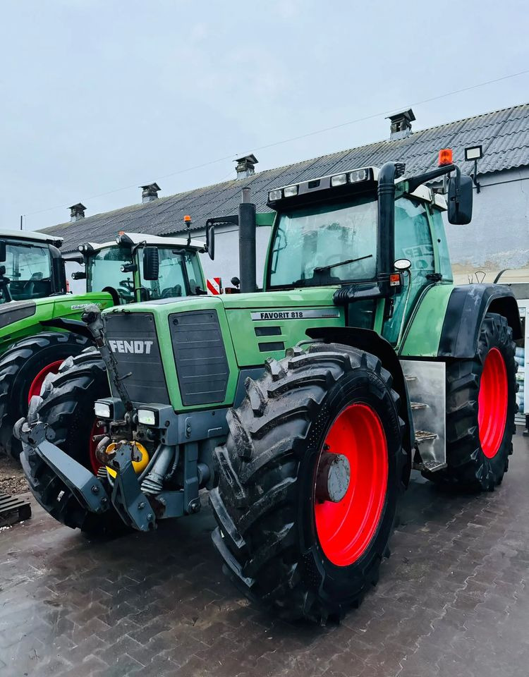 Fendt Favorit 818 - Τρακτέρ: φωτογραφία 1 Fendt Favorit 818 - Τρακτέρ: φωτογραφία 1