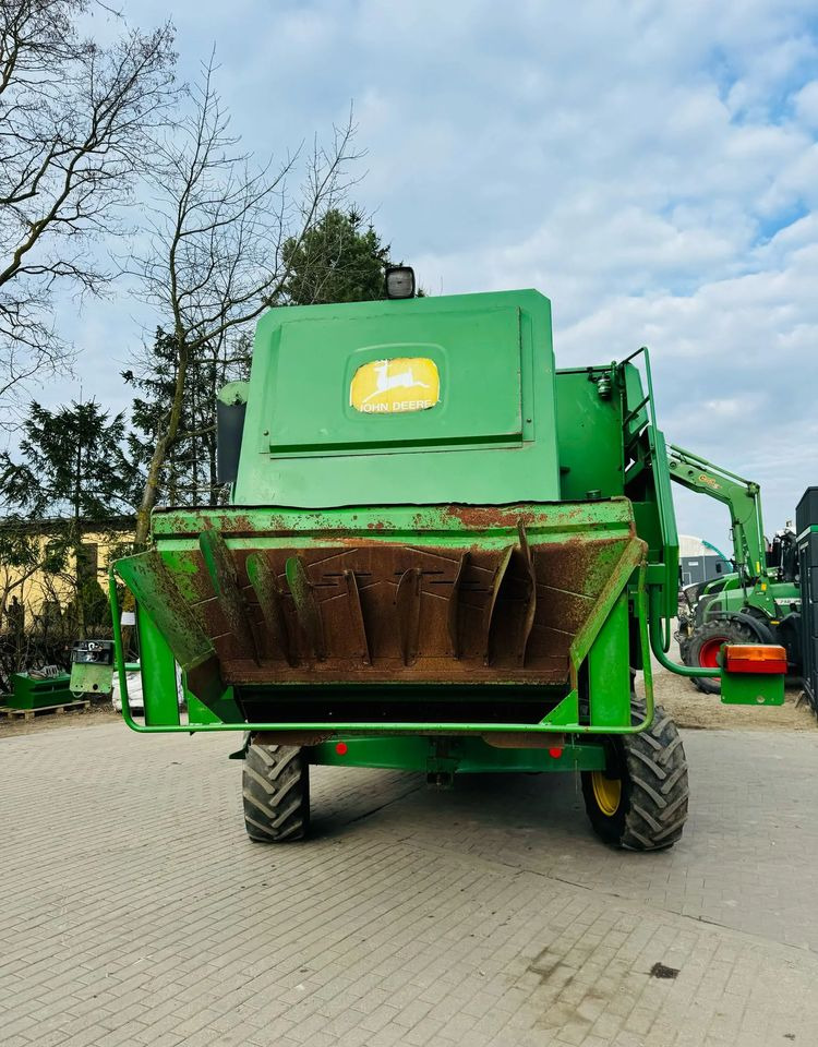 Θεριζοαλωνιστική μηχανή John Deere 2254: φωτογραφία 14