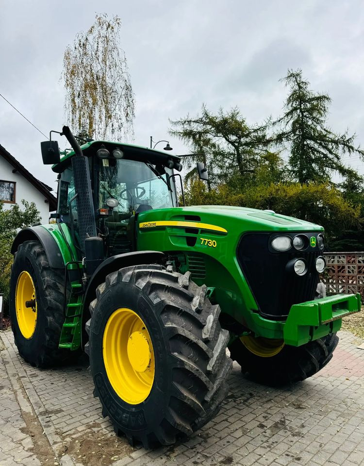 John Deere 7730 - Τρακτέρ: φωτογραφία 1 John Deere 7730 - Τρακτέρ: φωτογραφία 1