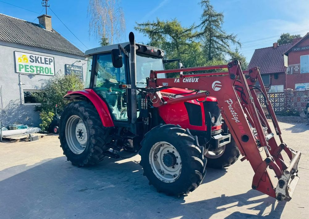Massey Ferguson 5445 Dyna 4 - Τρακτέρ: φωτογραφία 3 Massey Ferguson 5445 Dyna 4 - Τρακτέρ: φωτογραφία 3
