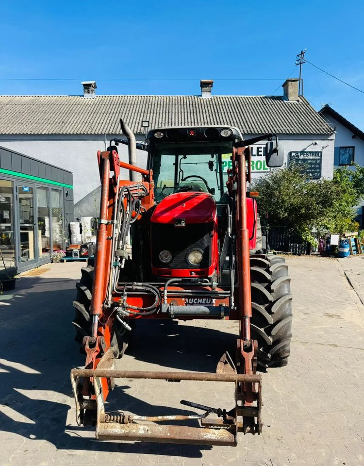 Massey Ferguson 5445 Dyna 4 - Τρακτέρ: φωτογραφία 4 Massey Ferguson 5445 Dyna 4 - Τρακτέρ: φωτογραφία 4